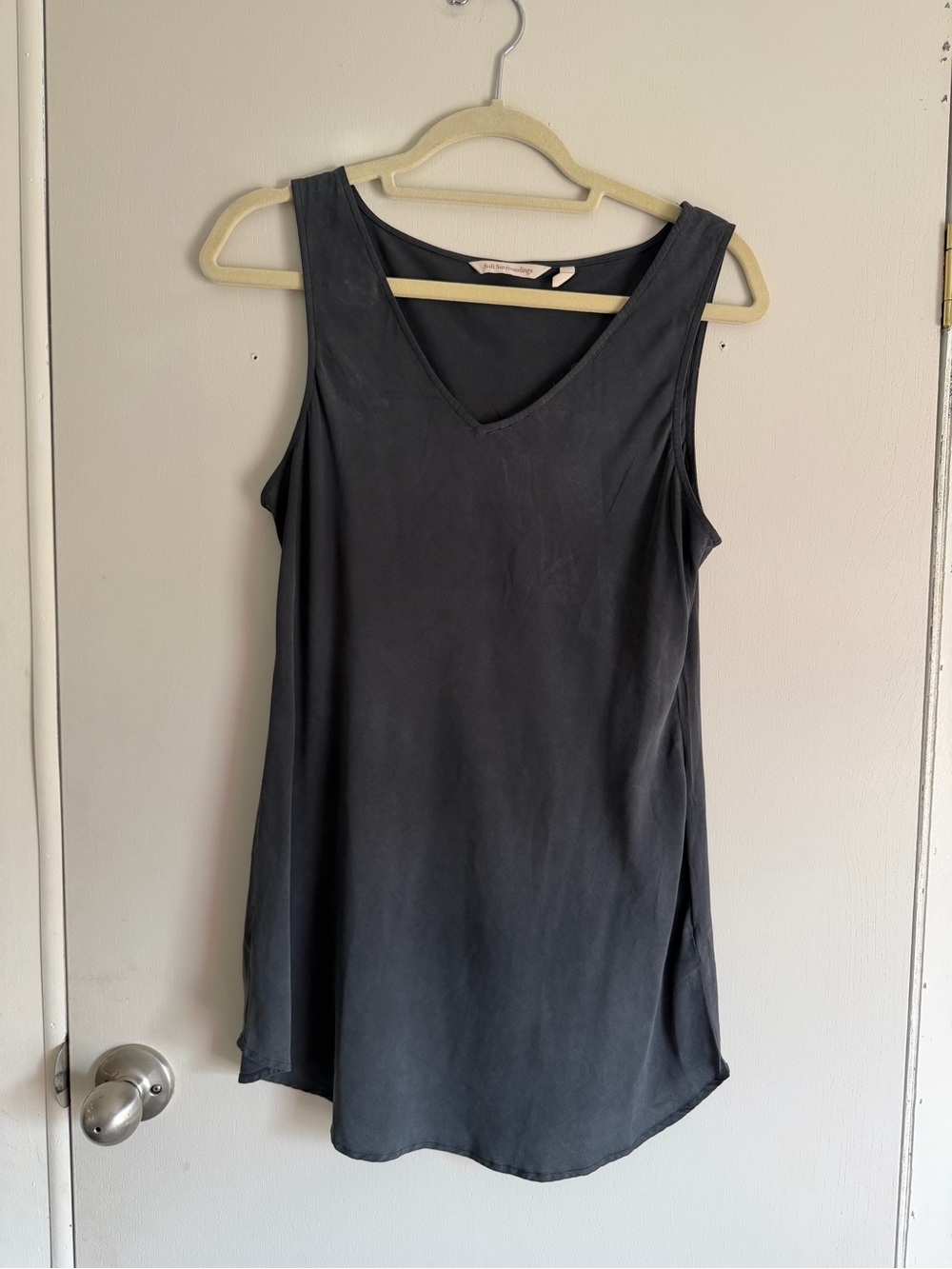 Soft Surroundings Black V-Neck Sleeveless Tank-silk